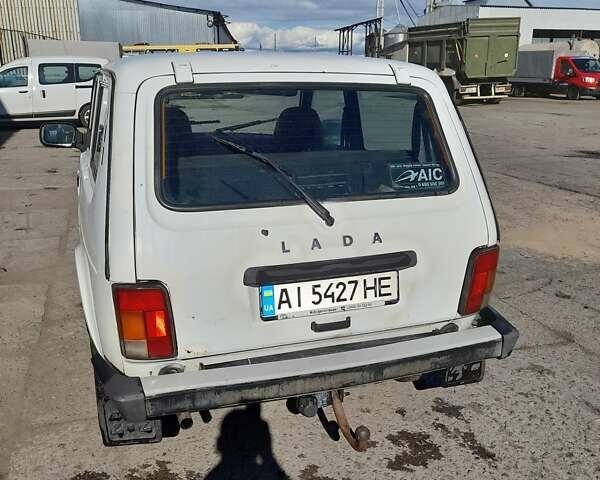 Белый ВАЗ 21214, объемом двигателя 1.69 л и пробегом 190 тыс. км за 3500 $, фото 2 на Automoto.ua
