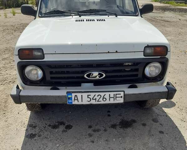 ВАЗ 21214 2017 в Макарове на Automoto.ua Белый ВАЗ 21214, объемом двигателя 1.69 л и пробегом 176 тыс. км за 3300 $, фото 5 на Automoto.ua