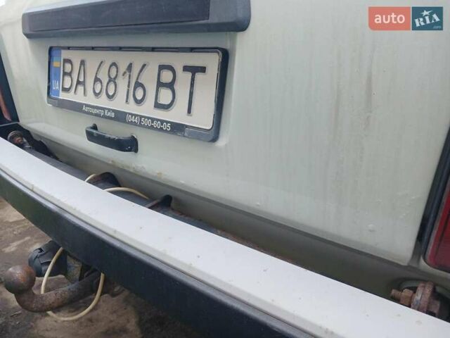 Белый ВАЗ 21214, объемом двигателя 1.69 л и пробегом 212 тыс. км за 5000 $, фото 6 на Automoto.ua