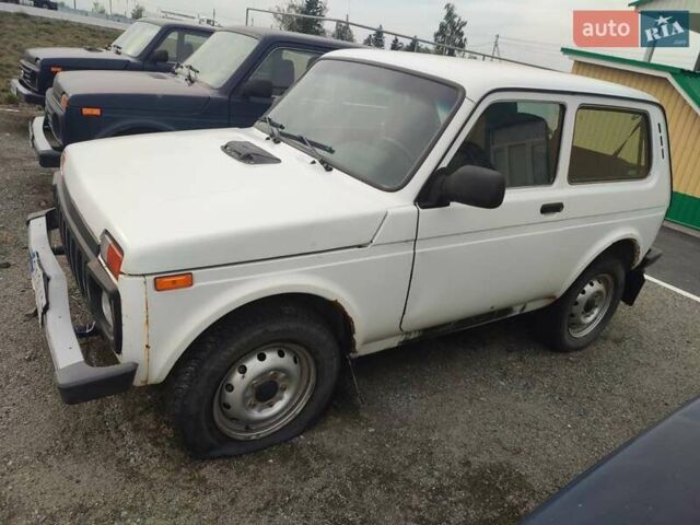 Білий ВАЗ 21214, об'ємом двигуна 1.7 л та пробігом 300 тис. км за 2421 $, фото 2 на Automoto.ua