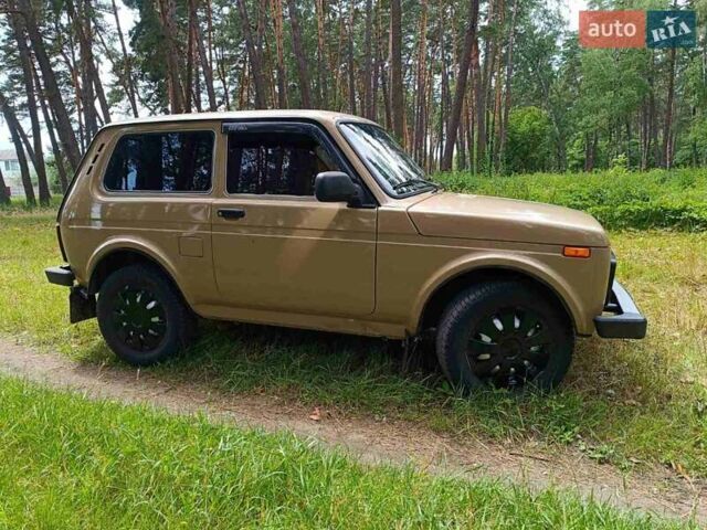 Бежевый ВАЗ 21214, объемом двигателя 1.69 л и пробегом 273 тыс. км за 4300 $, фото 5 на Automoto.ua