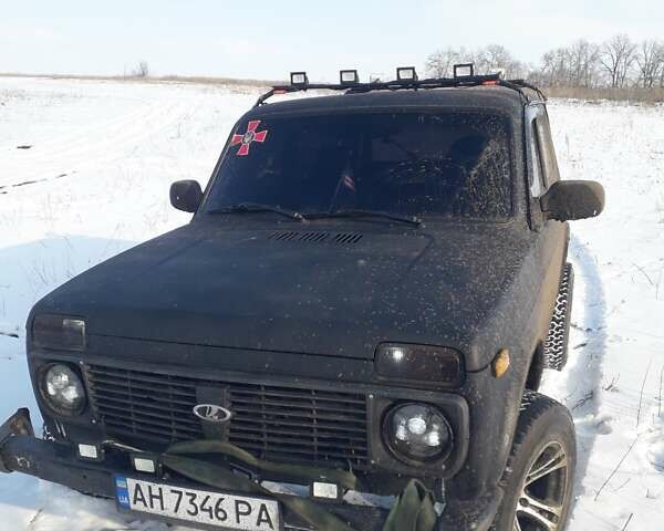 Чорний ВАЗ 21214, об'ємом двигуна 1.7 л та пробігом 480 тис. км за 4500 $, фото 2 на Automoto.ua