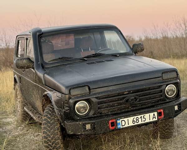 Чорний ВАЗ 21214, об'ємом двигуна 1.69 л та пробігом 240 тис. км за 3999 $, фото 2 на Automoto.ua