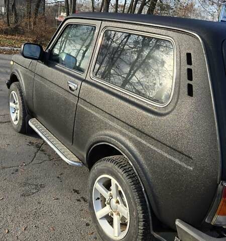 Черный ВАЗ 21214, объемом двигателя 1.69 л и пробегом 168 тыс. км за 4400 $, фото 4 на Automoto.ua