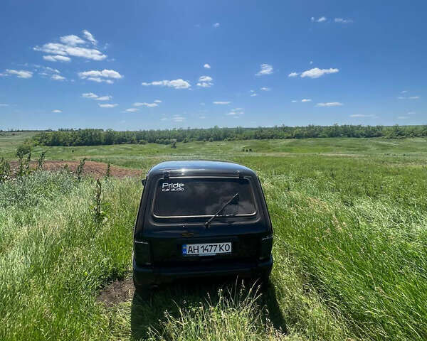 Чорний ВАЗ 21214, об'ємом двигуна 1.7 л та пробігом 130 тис. км за 10000 $, фото 1 на Automoto.ua