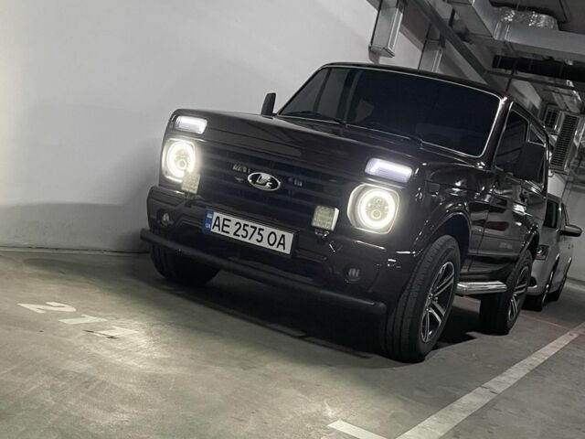 Коричневый ВАЗ 21214, объемом двигателя 1.7 л и пробегом 200 тыс. км за 6500 $, фото 1 на Automoto.ua