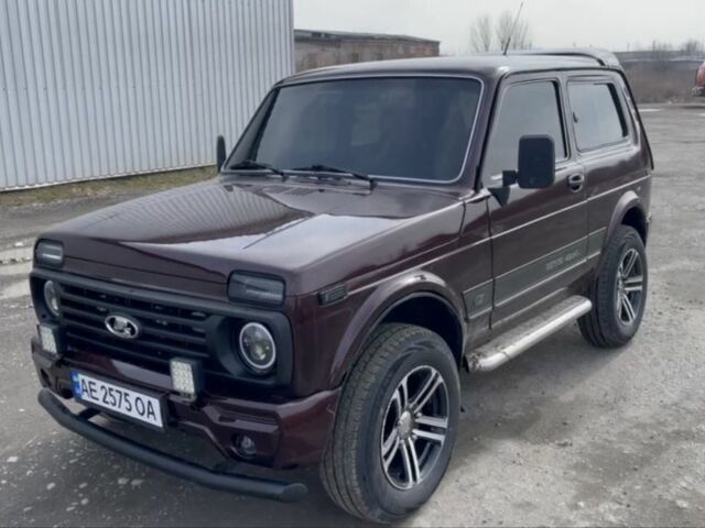 Коричневый ВАЗ 21214, объемом двигателя 1.7 л и пробегом 200 тыс. км за 6500 $, фото 5 на Automoto.ua