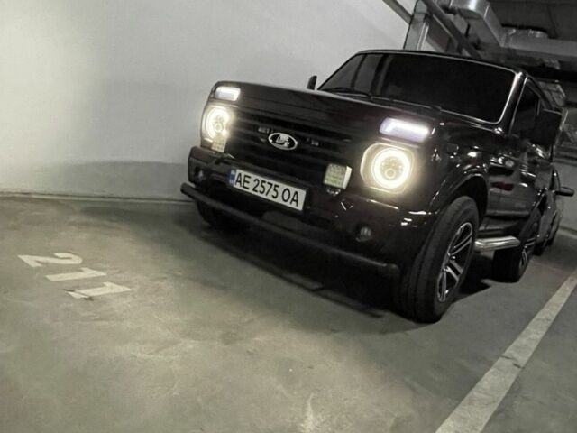 Коричневый ВАЗ 21214, объемом двигателя 1.7 л и пробегом 200 тыс. км за 6500 $, фото 2 на Automoto.ua