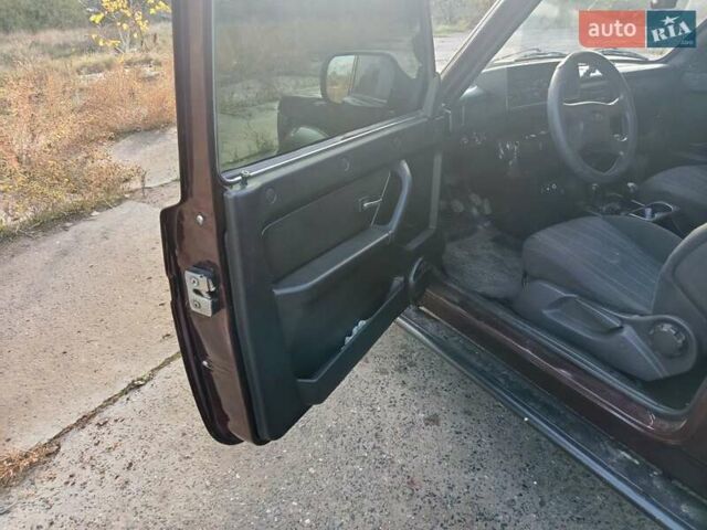 Коричневый ВАЗ 21214, объемом двигателя 1.7 л и пробегом 160 тыс. км за 4500 $, фото 5 на Automoto.ua
