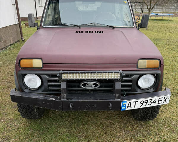 Коричневый ВАЗ 21214, объемом двигателя 1.7 л и пробегом 180 тыс. км за 3900 $, фото 3 на Automoto.ua