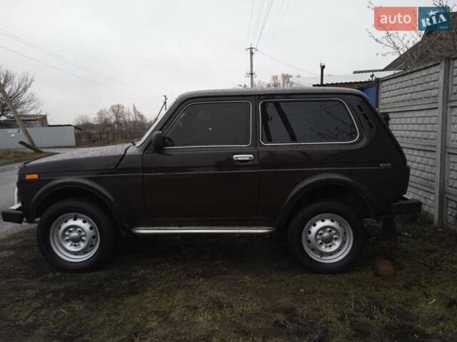 Коричневий ВАЗ 21214, об'ємом двигуна 1.69 л та пробігом 225 тис. км за 3900 $, фото 9 на Automoto.ua