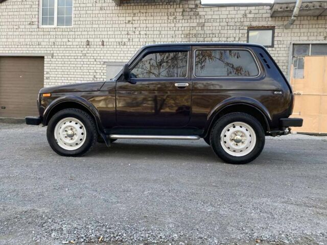 Коричневий ВАЗ 21214, об'ємом двигуна 1.7 л та пробігом 157 тис. км за 5000 $, фото 3 на Automoto.ua