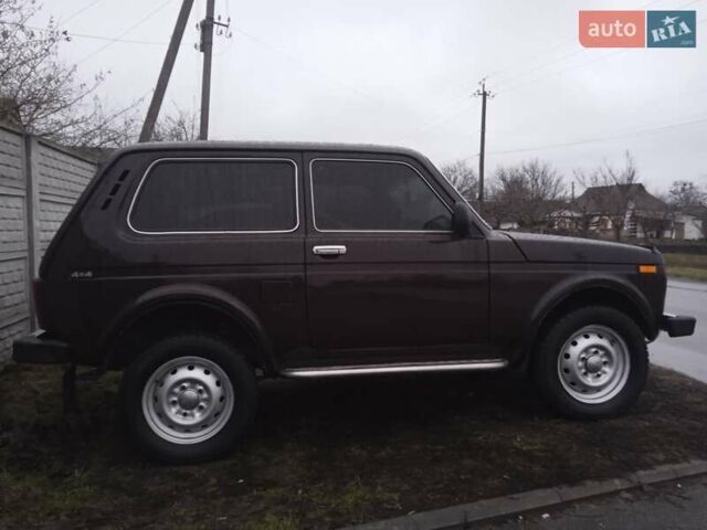 Коричневий ВАЗ 21214, об'ємом двигуна 1.69 л та пробігом 225 тис. км за 3900 $, фото 2 на Automoto.ua