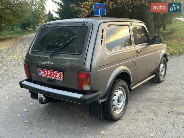 ВАЗ 21214 2017 в Мироновке на Automoto.ua Коричневый ВАЗ 21214, объемом двигателя 1.69 л и пробегом 35 тыс. км за 7800 $, фото 7 на Automoto.ua