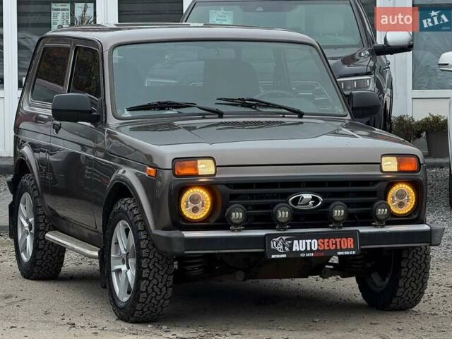 Коричневый ВАЗ 21214, объемом двигателя 1.7 л и пробегом 26 тыс. км за 9300 $, фото 5 на Automoto.ua