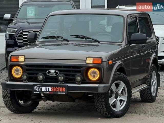 Коричневый ВАЗ 21214, объемом двигателя 1.7 л и пробегом 26 тыс. км за 9300 $, фото 1 на Automoto.ua