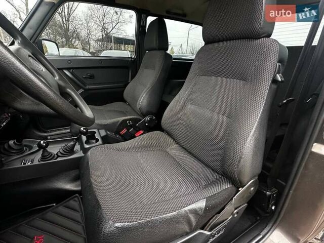 Коричневый ВАЗ 21214, объемом двигателя 1.7 л и пробегом 26 тыс. км за 9300 $, фото 12 на Automoto.ua