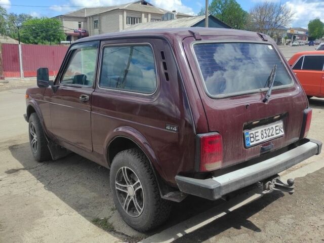 Красный ВАЗ 21214, объемом двигателя 1.7 л и пробегом 177 тыс. км за 2857 $, фото 6 на Automoto.ua