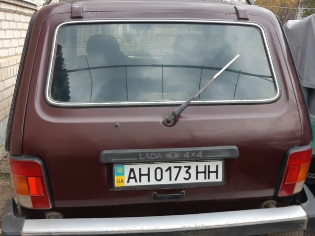 Красный ВАЗ 21214, объемом двигателя 1.7 л и пробегом 148 тыс. км за 3200 $, фото 3 на Automoto.ua
