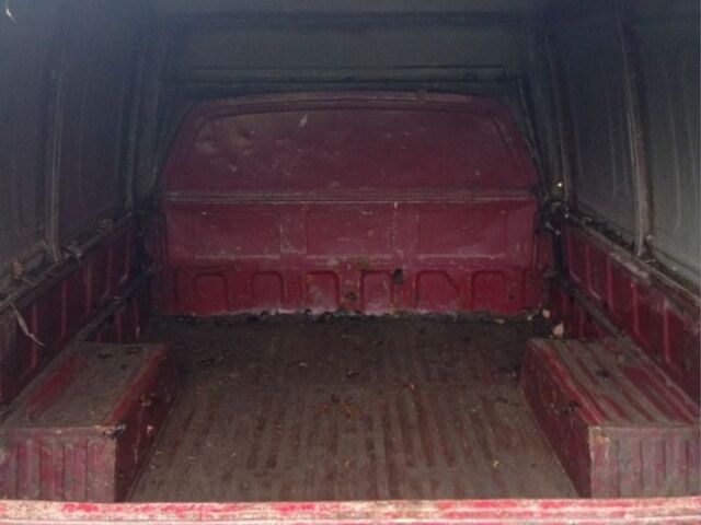 Красный ВАЗ 21214, объемом двигателя 0 л и пробегом 120 тыс. км за 600 $, фото 2 на Automoto.ua