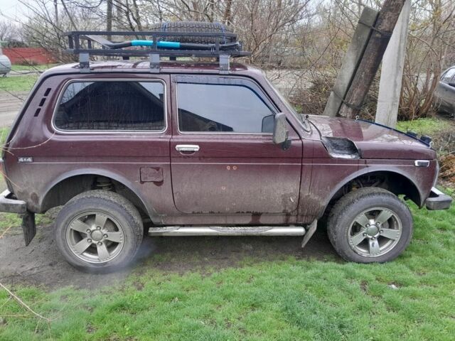 Красный ВАЗ 21214, объемом двигателя 0 л и пробегом 170 тыс. км за 2180 $, фото 1 на Automoto.ua