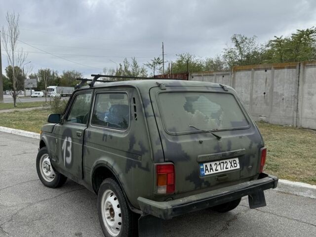 Красный ВАЗ 21214, объемом двигателя 1.7 л и пробегом 3 тыс. км за 999 $, фото 3 на Automoto.ua