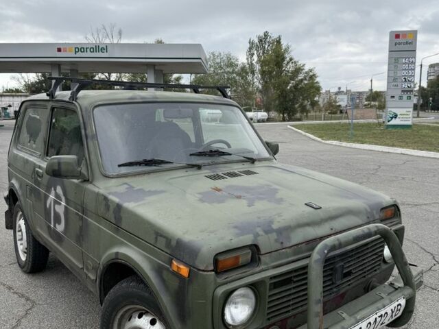 Красный ВАЗ 21214, объемом двигателя 1.7 л и пробегом 3 тыс. км за 999 $, фото 2 на Automoto.ua