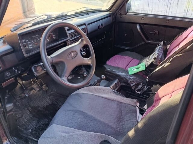 Красный ВАЗ 21214, объемом двигателя 1.7 л и пробегом 220 тыс. км за 2300 $, фото 6 на Automoto.ua