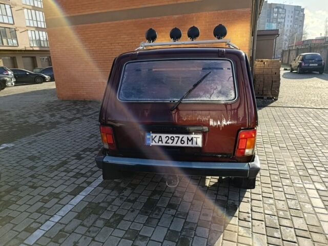 Красный ВАЗ 21214, объемом двигателя 1.7 л и пробегом 220 тыс. км за 2300 $, фото 3 на Automoto.ua