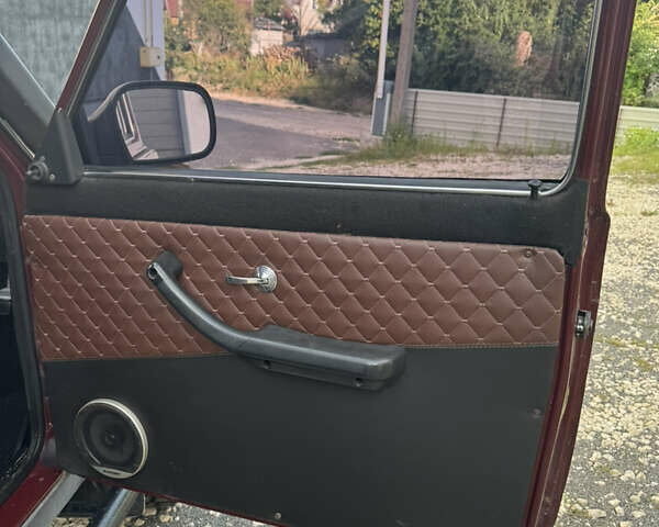 Красный ВАЗ 21214, объемом двигателя 1.7 л и пробегом 186 тыс. км за 4200 $, фото 16 на Automoto.ua