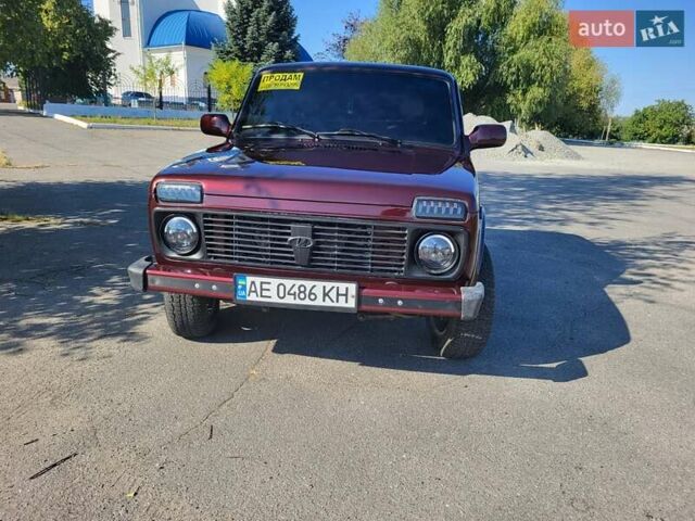 Червоний ВАЗ 21214, об'ємом двигуна 1.7 л та пробігом 120 тис. км за 3900 $, фото 4 на Automoto.ua
