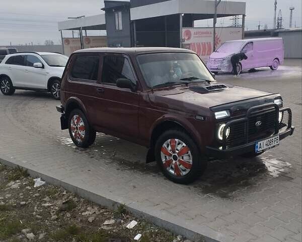 Красный ВАЗ 21214, объемом двигателя 1.7 л и пробегом 5 тыс. км за 4800 $, фото 2 на Automoto.ua