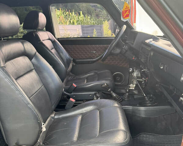 Красный ВАЗ 21214, объемом двигателя 1.7 л и пробегом 186 тыс. км за 4200 $, фото 17 на Automoto.ua