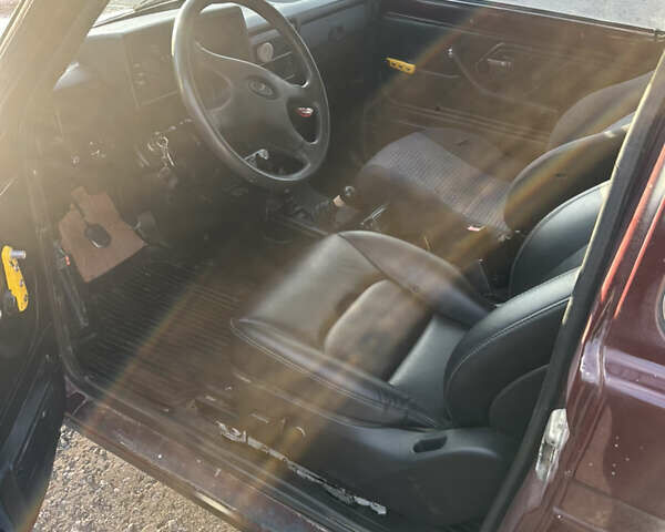 Красный ВАЗ 21214, объемом двигателя 1.7 л и пробегом 185 тыс. км за 4200 $, фото 12 на Automoto.ua