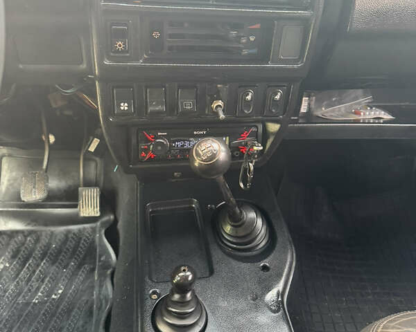 Красный ВАЗ 21214, объемом двигателя 1.7 л и пробегом 186 тыс. км за 4200 $, фото 22 на Automoto.ua