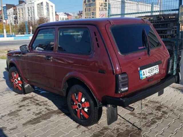 Красный ВАЗ 21214, объемом двигателя 1.7 л и пробегом 3 тыс. км за 4500 $, фото 2 на Automoto.ua