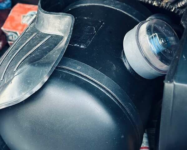 Червоний ВАЗ 21214, об'ємом двигуна 1.7 л та пробігом 133 тис. км за 5000 $, фото 17 на Automoto.ua