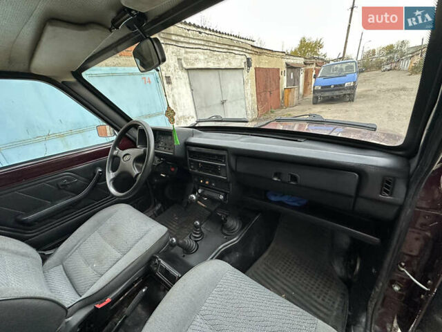 ВАЗ 21214 2007 в Ровно на Automoto.ua Красный ВАЗ 21214, объемом двигателя 1.7 л и пробегом 155 тыс. км за 2990 $, фото 5 на Automoto.ua