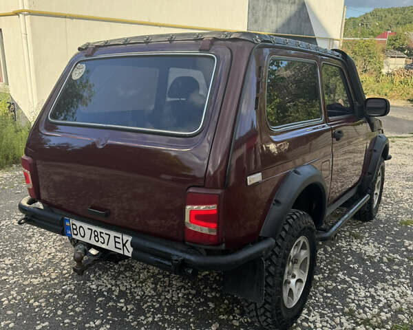 Красный ВАЗ 21214, объемом двигателя 1.7 л и пробегом 186 тыс. км за 4200 $, фото 8 на Automoto.ua