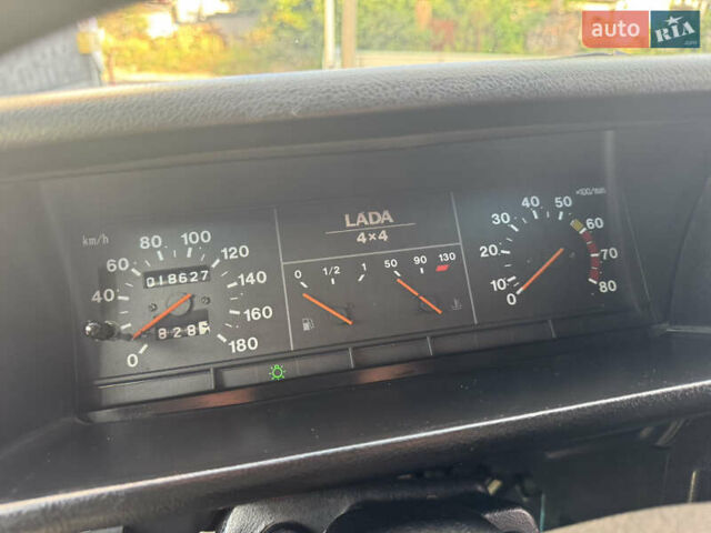 Красный ВАЗ 21214, объемом двигателя 1.7 л и пробегом 186 тыс. км за 4200 $, фото 21 на Automoto.ua