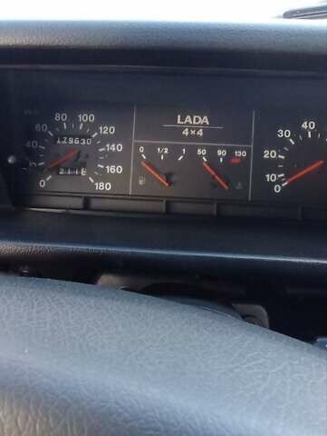 Красный ВАЗ 21214, объемом двигателя 1.7 л и пробегом 179 тыс. км за 3700 $, фото 5 на Automoto.ua