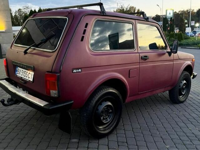 Красный ВАЗ 21214, объемом двигателя 1.7 л и пробегом 219 тыс. км за 2900 $, фото 3 на Automoto.ua