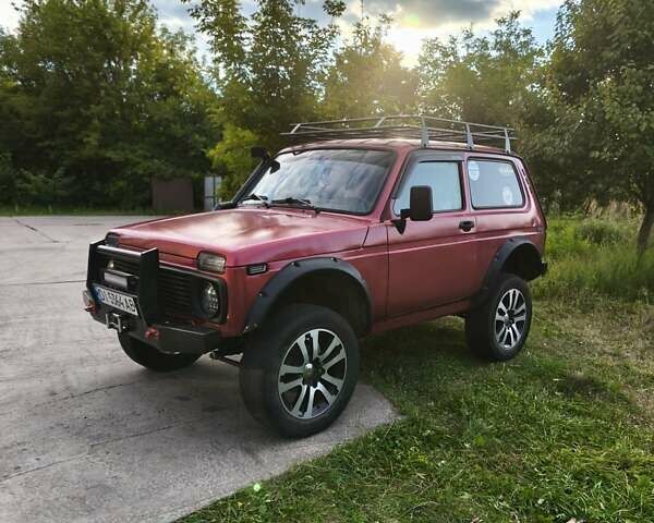 Красный ВАЗ 21214, объемом двигателя 1.7 л и пробегом 74 тыс. км за 5000 $, фото 3 на Automoto.ua