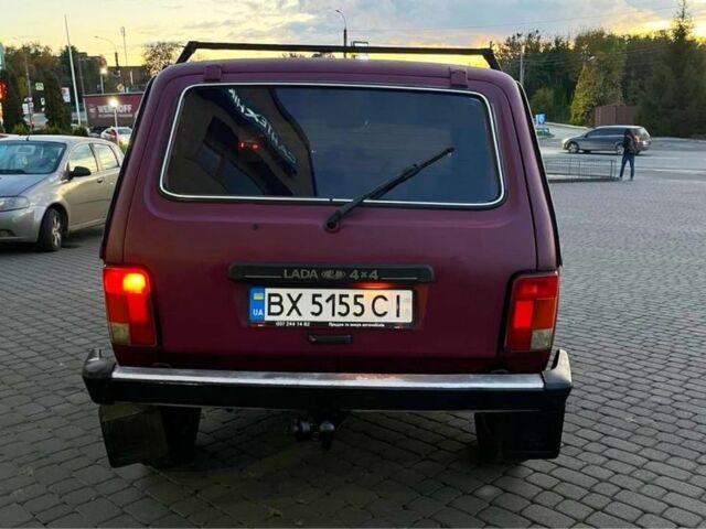 Красный ВАЗ 21214, объемом двигателя 1.7 л и пробегом 219 тыс. км за 2900 $, фото 4 на Automoto.ua