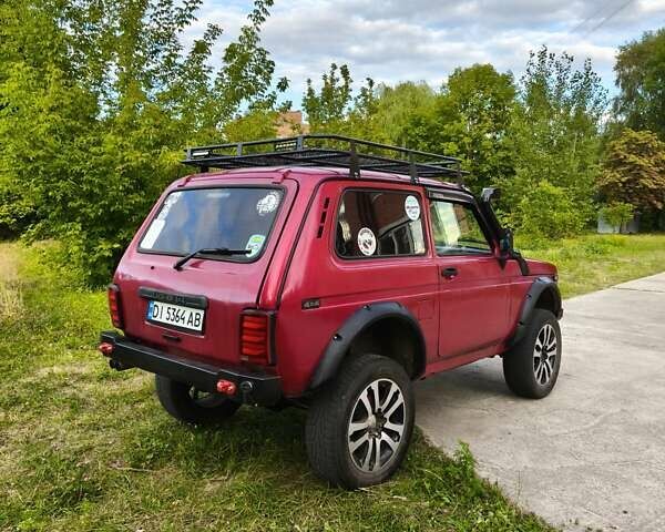 Красный ВАЗ 21214, объемом двигателя 1.7 л и пробегом 74 тыс. км за 5000 $, фото 5 на Automoto.ua