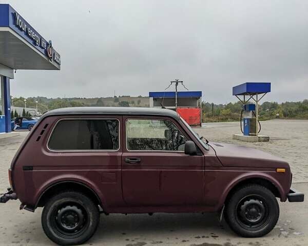 Красный ВАЗ 21214, объемом двигателя 1.7 л и пробегом 125 тыс. км за 2999 $, фото 3 на Automoto.ua