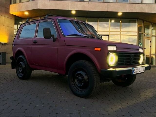 Красный ВАЗ 21214, объемом двигателя 1.7 л и пробегом 219 тыс. км за 2900 $, фото 1 на Automoto.ua