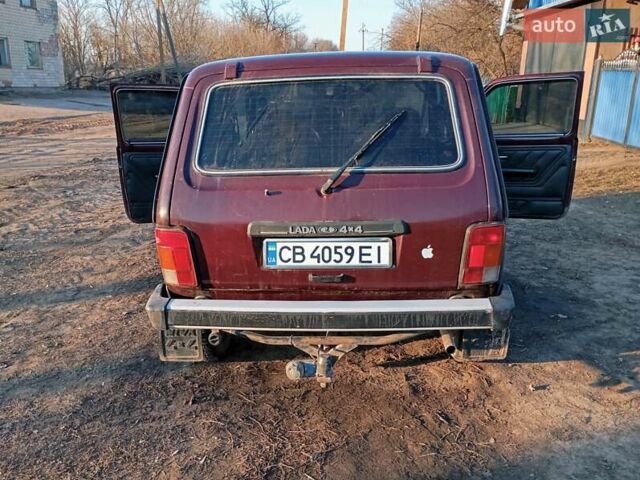 Красный ВАЗ 21214, объемом двигателя 1.7 л и пробегом 109 тыс. км за 3500 $, фото 2 на Automoto.ua