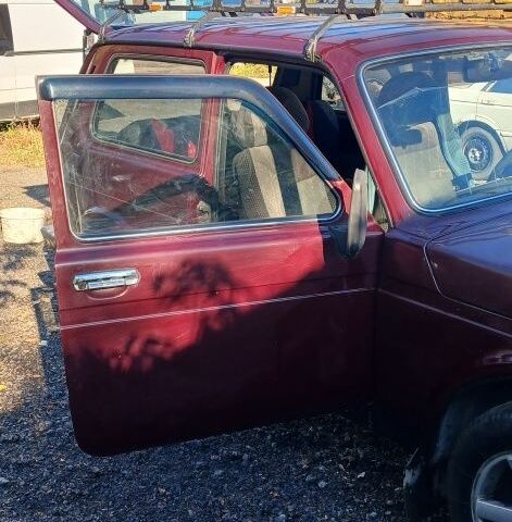 Красный ВАЗ 21214, объемом двигателя 0 л и пробегом 140 тыс. км за 5820 $, фото 1 на Automoto.ua