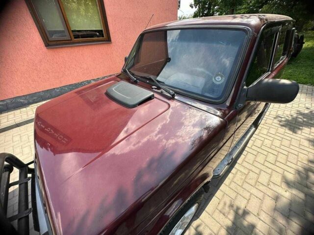 Красный ВАЗ 21214, объемом двигателя 1.7 л и пробегом 190 тыс. км за 3800 $, фото 9 на Automoto.ua